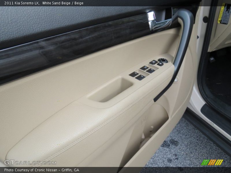 White Sand Beige / Beige 2011 Kia Sorento LX