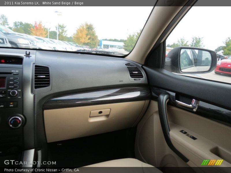 White Sand Beige / Beige 2011 Kia Sorento LX