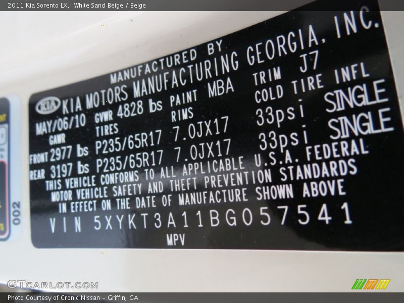 White Sand Beige / Beige 2011 Kia Sorento LX