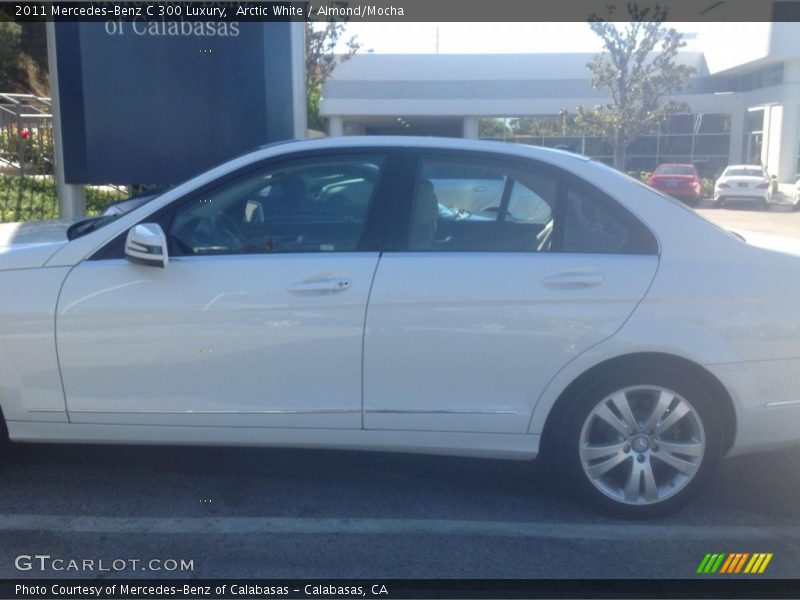 Arctic White / Almond/Mocha 2011 Mercedes-Benz C 300 Luxury