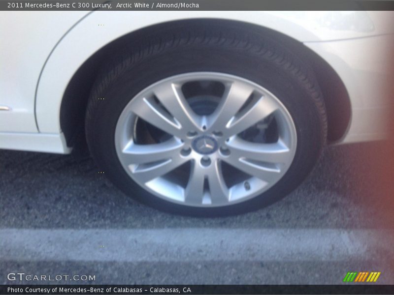 Arctic White / Almond/Mocha 2011 Mercedes-Benz C 300 Luxury
