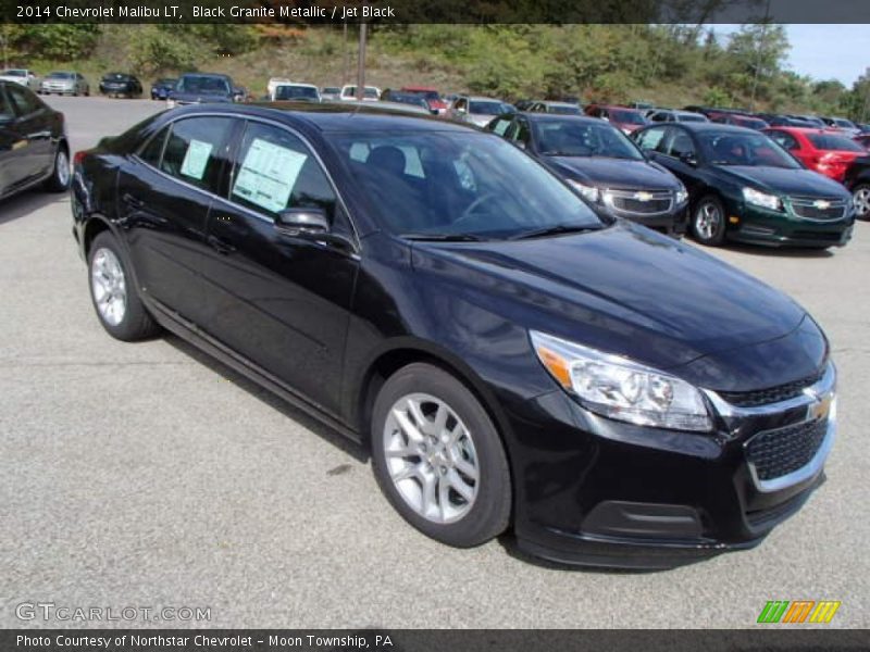 Front 3/4 View of 2014 Malibu LT