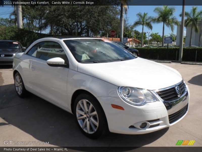 Front 3/4 View of 2011 Eos Komfort