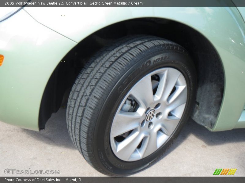 Gecko Green Metallic / Cream 2009 Volkswagen New Beetle 2.5 Convertible