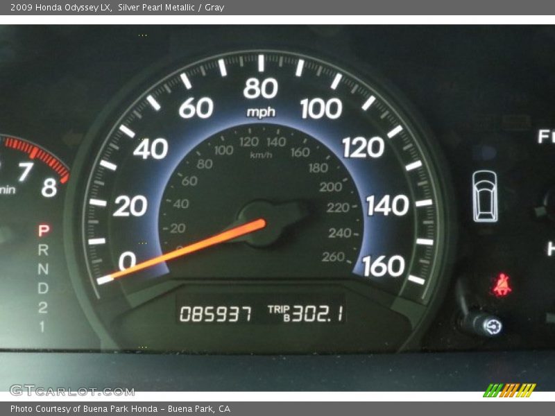 Silver Pearl Metallic / Gray 2009 Honda Odyssey LX