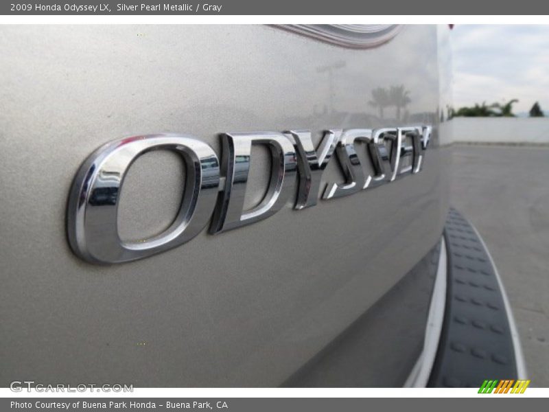 Silver Pearl Metallic / Gray 2009 Honda Odyssey LX