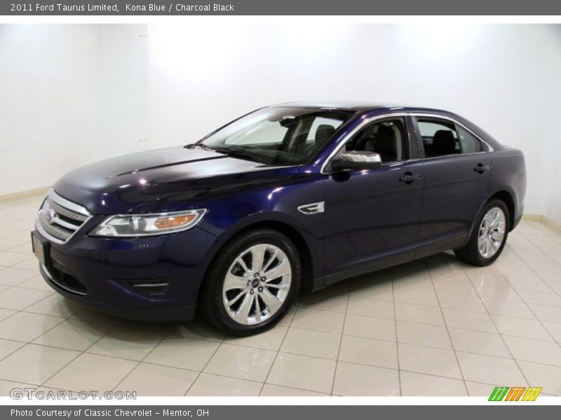 Front 3/4 View of 2011 Taurus Limited