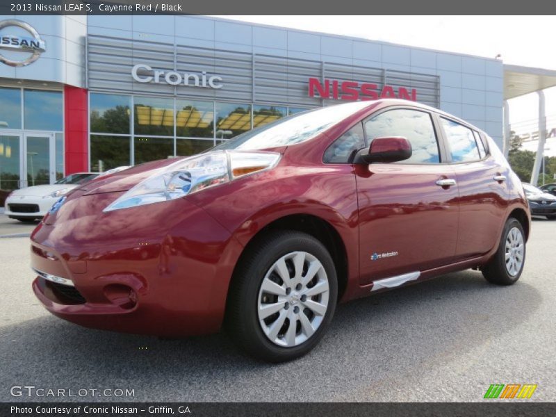 Cayenne Red / Black 2013 Nissan LEAF S