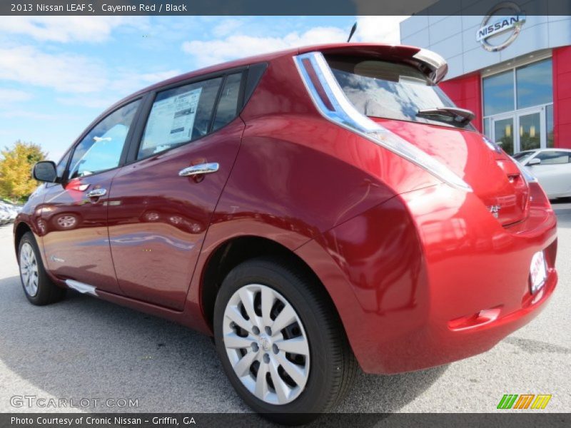 Cayenne Red / Black 2013 Nissan LEAF S