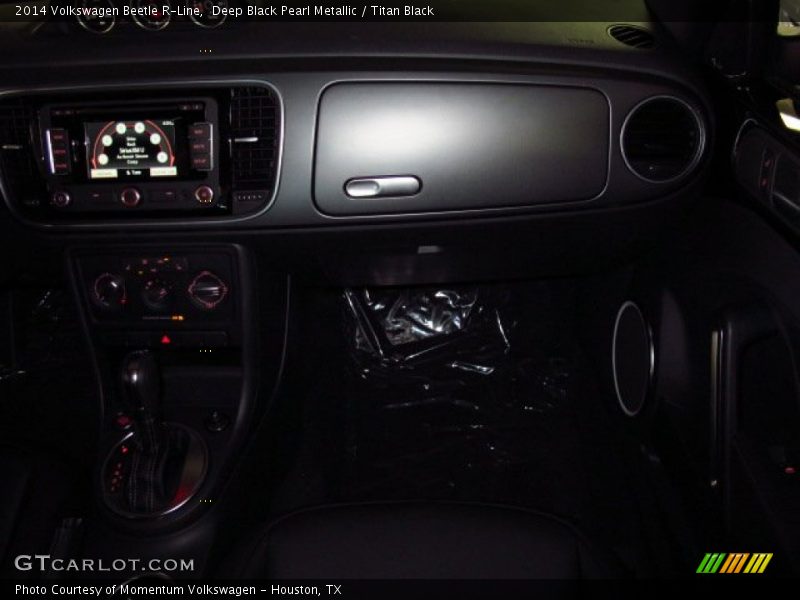 Deep Black Pearl Metallic / Titan Black 2014 Volkswagen Beetle R-Line