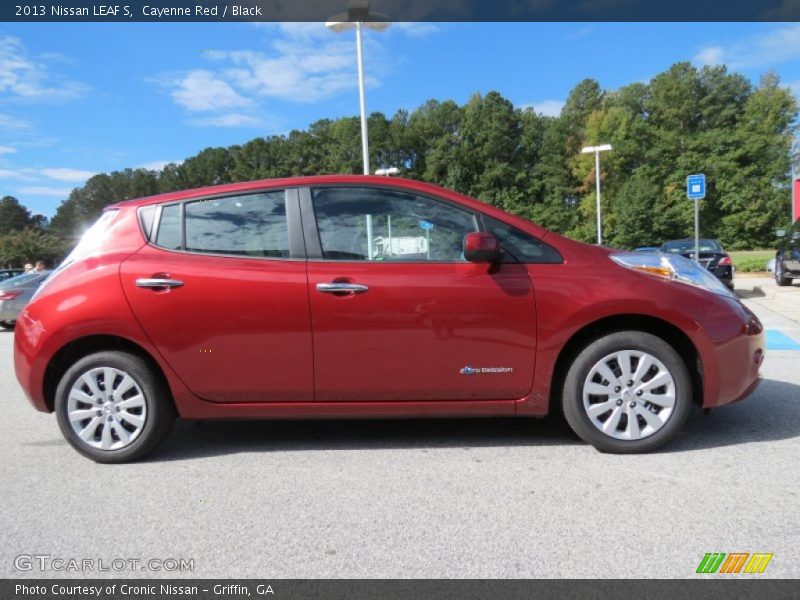 Cayenne Red / Black 2013 Nissan LEAF S