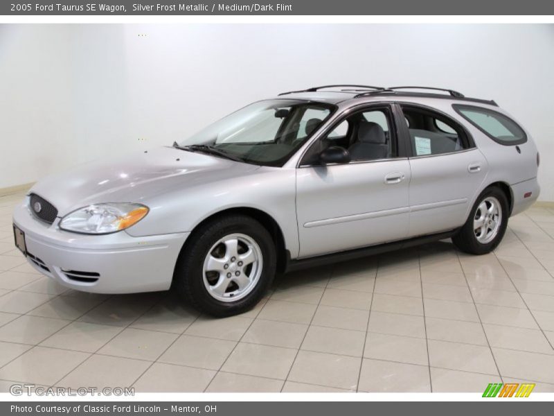 Front 3/4 View of 2005 Taurus SE Wagon
