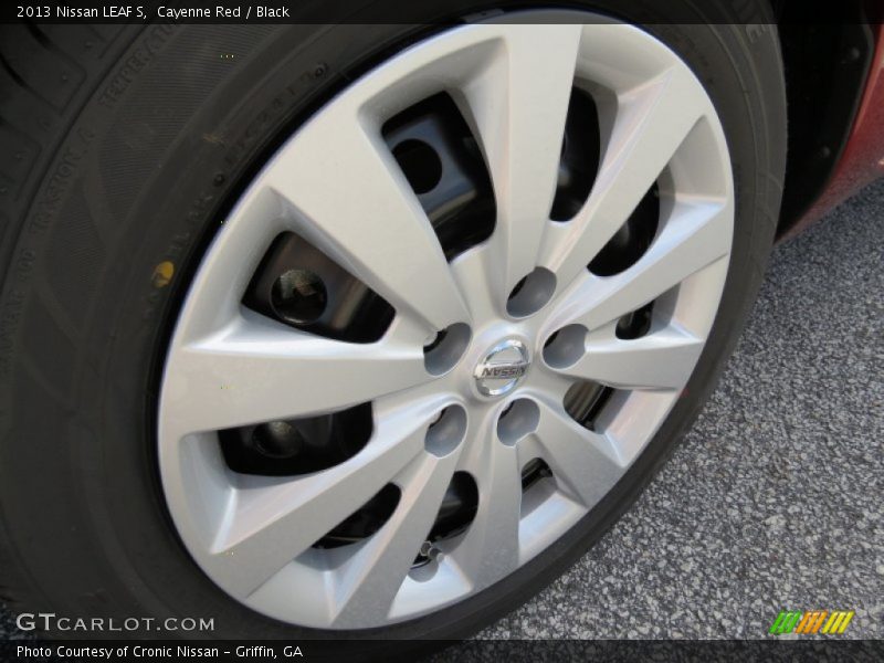 Cayenne Red / Black 2013 Nissan LEAF S