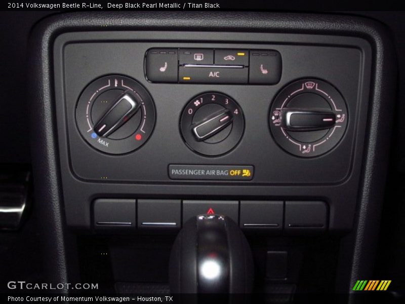 Deep Black Pearl Metallic / Titan Black 2014 Volkswagen Beetle R-Line