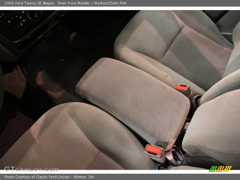 Silver Frost Metallic / Medium/Dark Flint 2005 Ford Taurus SE Wagon