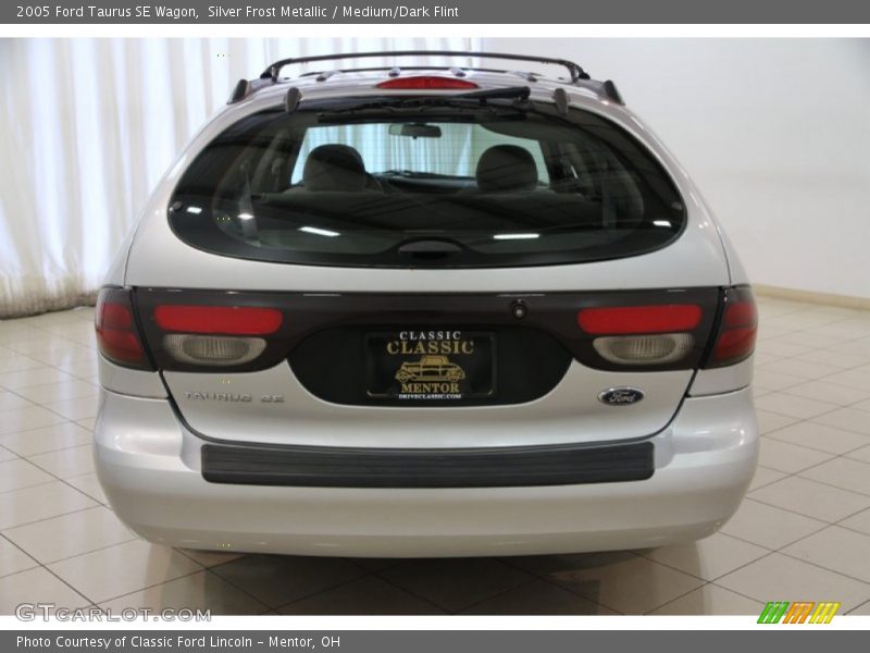 Silver Frost Metallic / Medium/Dark Flint 2005 Ford Taurus SE Wagon