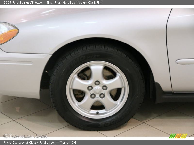 Silver Frost Metallic / Medium/Dark Flint 2005 Ford Taurus SE Wagon