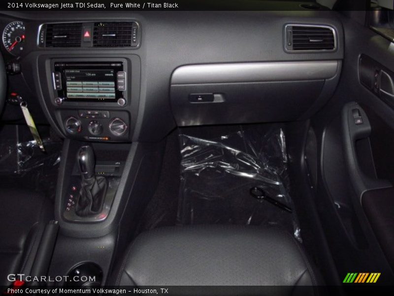 Pure White / Titan Black 2014 Volkswagen Jetta TDI Sedan