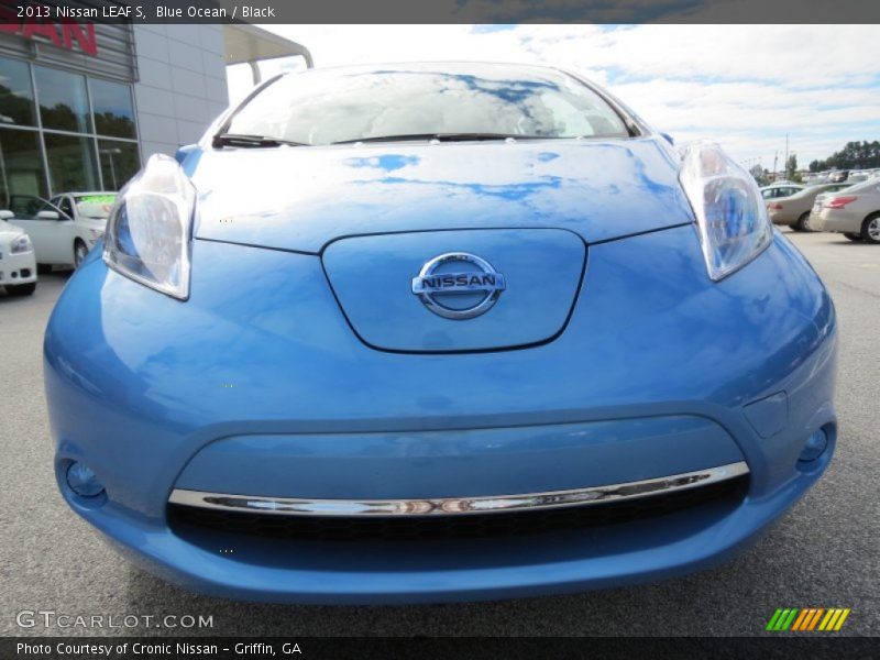 Blue Ocean / Black 2013 Nissan LEAF S
