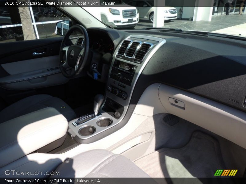 White Diamond Tricoat / Light Titanium 2010 GMC Acadia SL