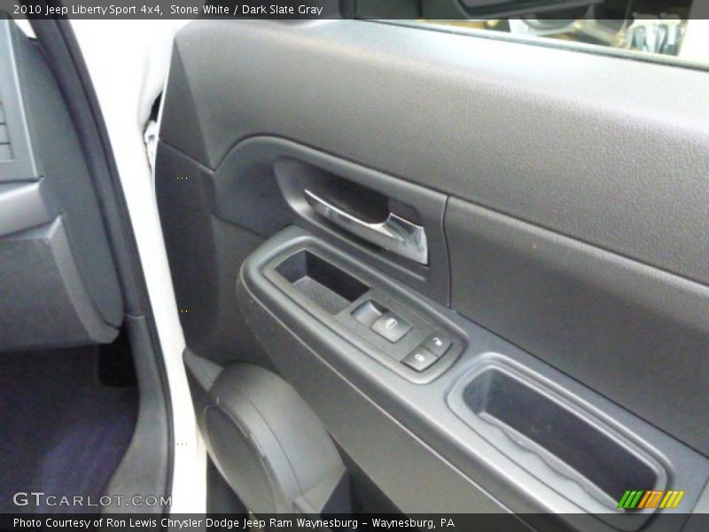 Stone White / Dark Slate Gray 2010 Jeep Liberty Sport 4x4
