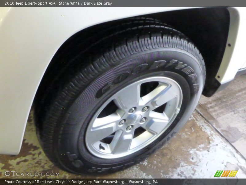 Stone White / Dark Slate Gray 2010 Jeep Liberty Sport 4x4