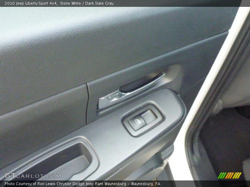 Stone White / Dark Slate Gray 2010 Jeep Liberty Sport 4x4