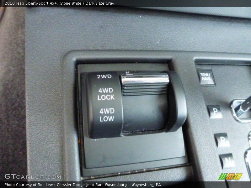 Stone White / Dark Slate Gray 2010 Jeep Liberty Sport 4x4