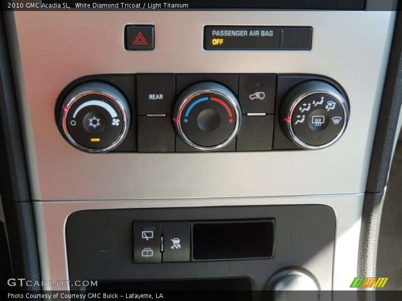 White Diamond Tricoat / Light Titanium 2010 GMC Acadia SL