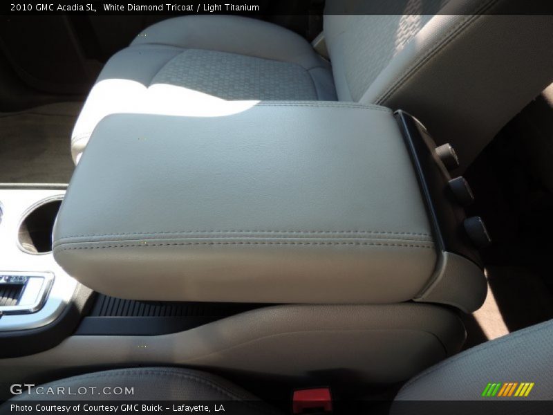 White Diamond Tricoat / Light Titanium 2010 GMC Acadia SL