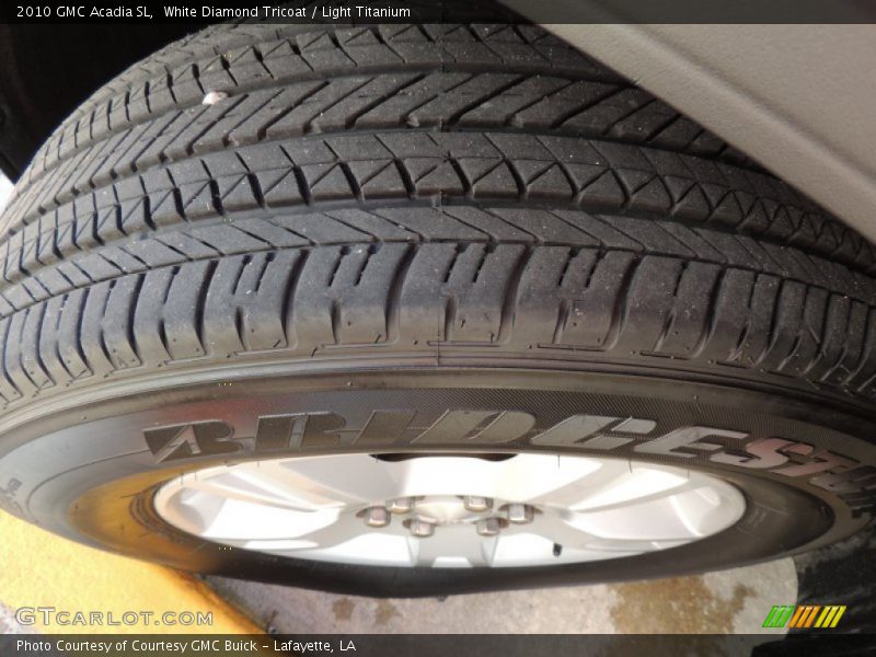 White Diamond Tricoat / Light Titanium 2010 GMC Acadia SL
