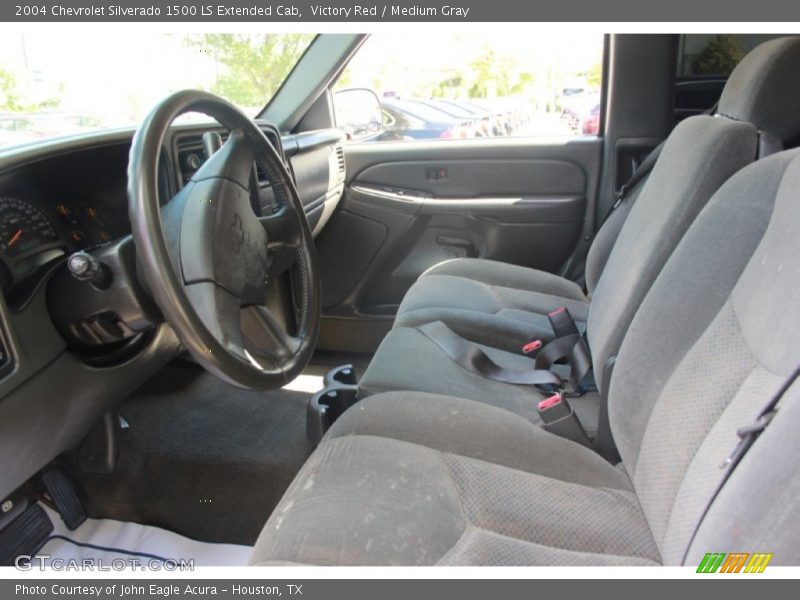Victory Red / Medium Gray 2004 Chevrolet Silverado 1500 LS Extended Cab