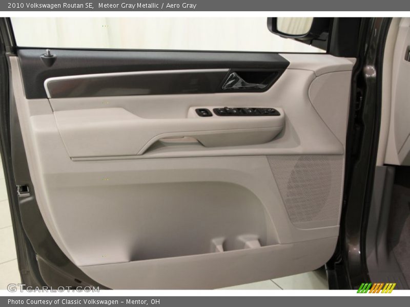 Door Panel of 2010 Routan SE