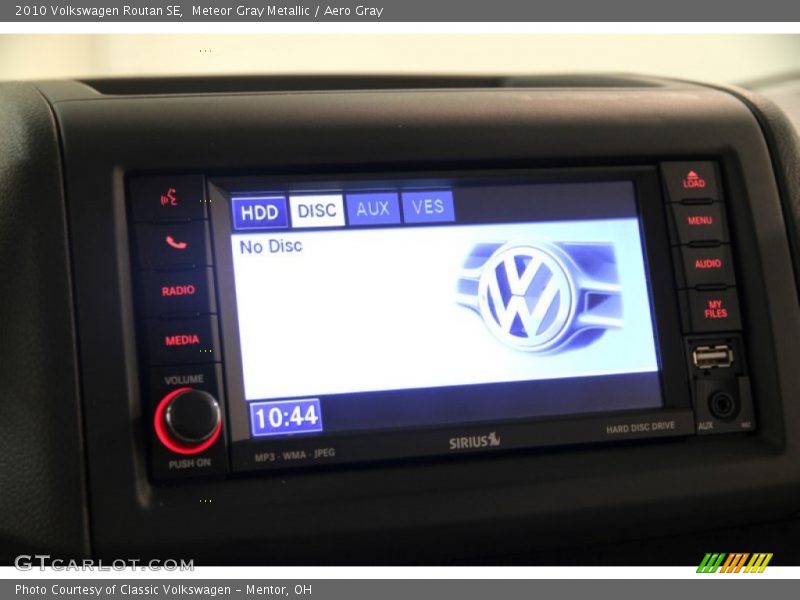 Meteor Gray Metallic / Aero Gray 2010 Volkswagen Routan SE
