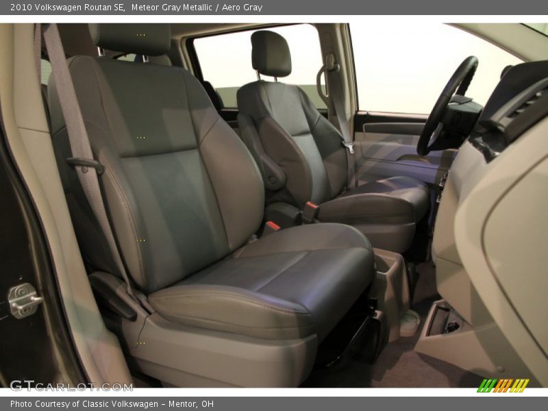 Meteor Gray Metallic / Aero Gray 2010 Volkswagen Routan SE