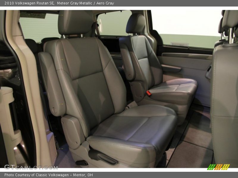 Meteor Gray Metallic / Aero Gray 2010 Volkswagen Routan SE