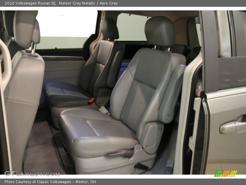 Meteor Gray Metallic / Aero Gray 2010 Volkswagen Routan SE