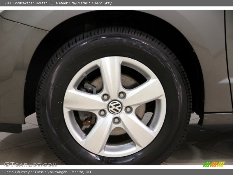  2010 Routan SE Wheel