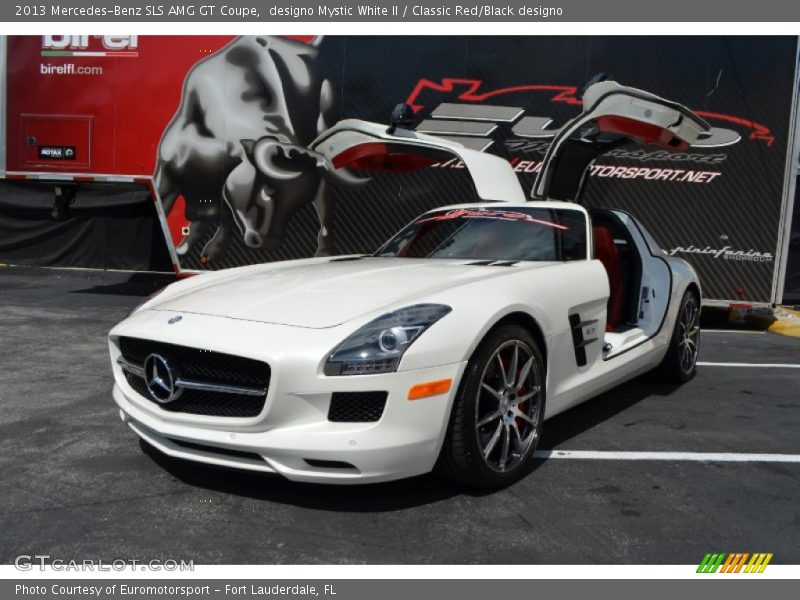 designo Mystic White II / Classic Red/Black designo 2013 Mercedes-Benz SLS AMG GT Coupe