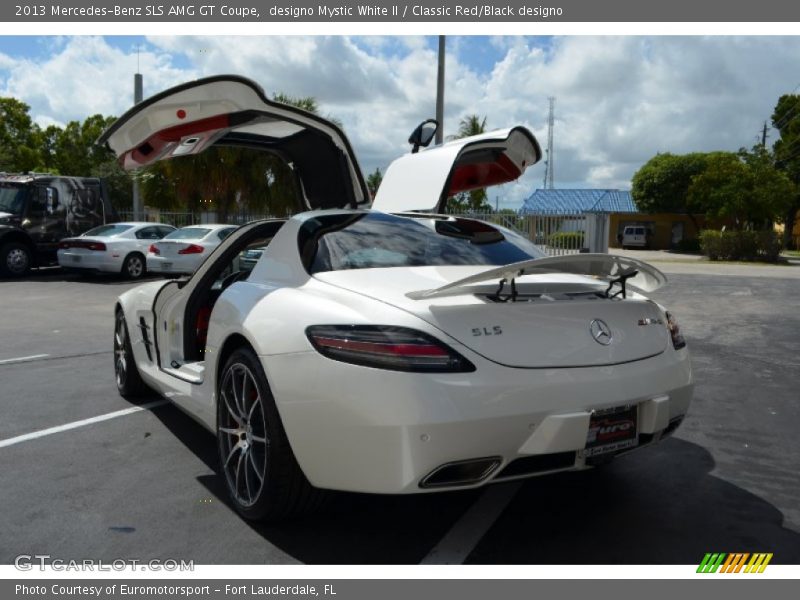 designo Mystic White II / Classic Red/Black designo 2013 Mercedes-Benz SLS AMG GT Coupe