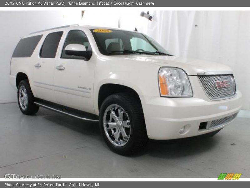 White Diamond Tricoat / Cocoa/Light Cashmere 2009 GMC Yukon XL Denali AWD