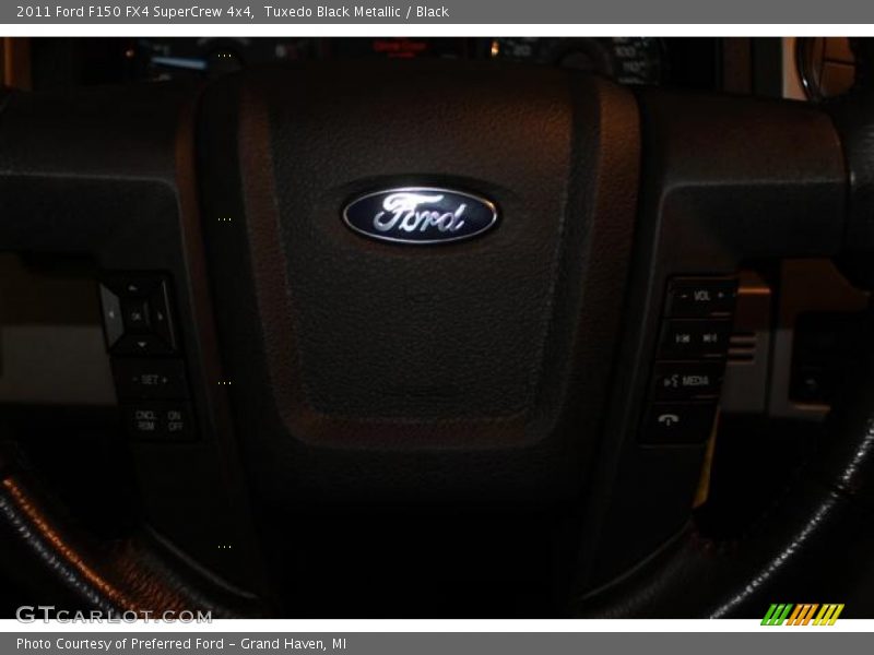 Tuxedo Black Metallic / Black 2011 Ford F150 FX4 SuperCrew 4x4