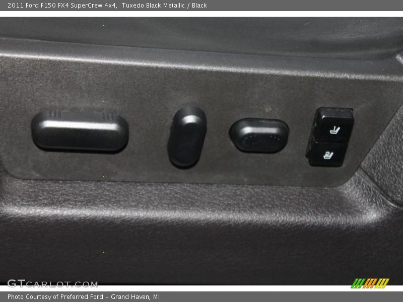 Tuxedo Black Metallic / Black 2011 Ford F150 FX4 SuperCrew 4x4