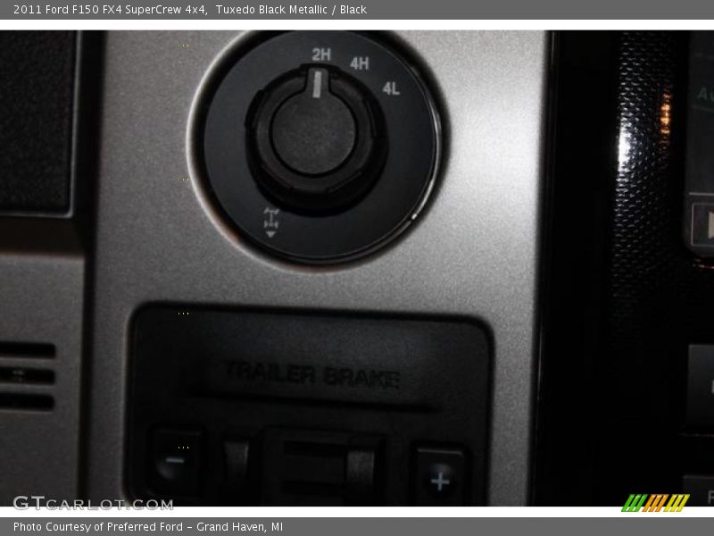 Tuxedo Black Metallic / Black 2011 Ford F150 FX4 SuperCrew 4x4