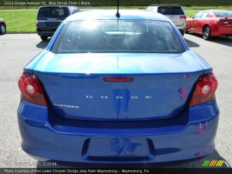 Blue Streak Pearl / Black 2014 Dodge Avenger SE