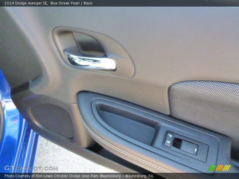 Blue Streak Pearl / Black 2014 Dodge Avenger SE