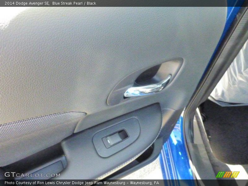 Blue Streak Pearl / Black 2014 Dodge Avenger SE