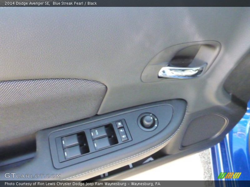 Blue Streak Pearl / Black 2014 Dodge Avenger SE