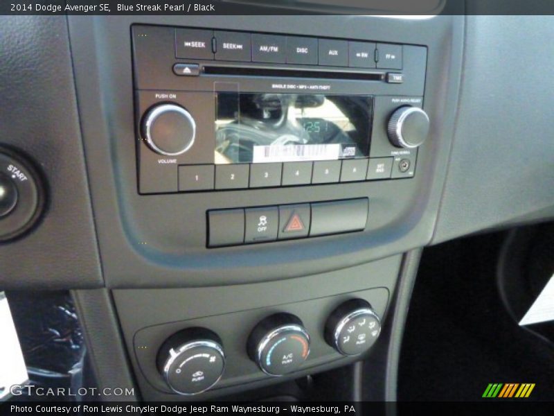 Blue Streak Pearl / Black 2014 Dodge Avenger SE