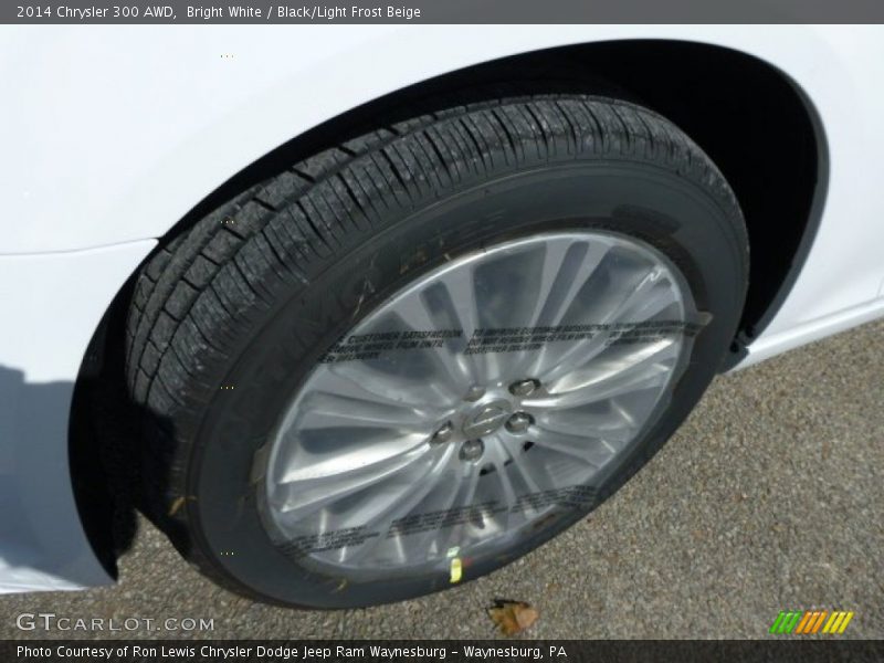 Bright White / Black/Light Frost Beige 2014 Chrysler 300 AWD